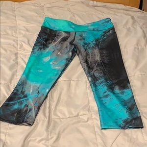 Adorable calf length leggings!!